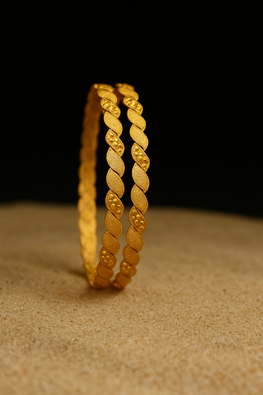 🌟 Elegant Textured Gold-Plated Bangles – Timeless Beauty 🌟